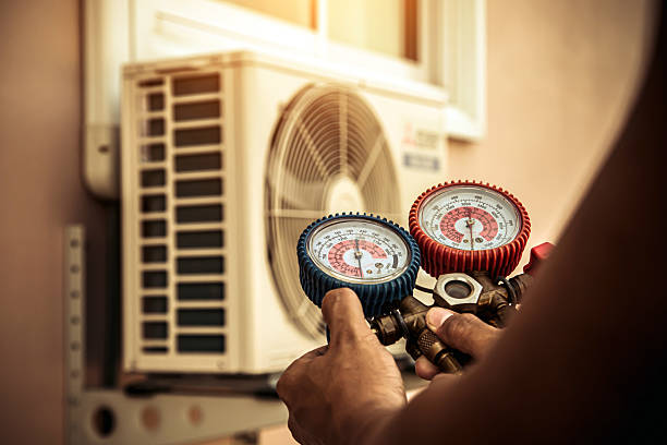 Professional Furnace Repair technician working in De Leon, TX